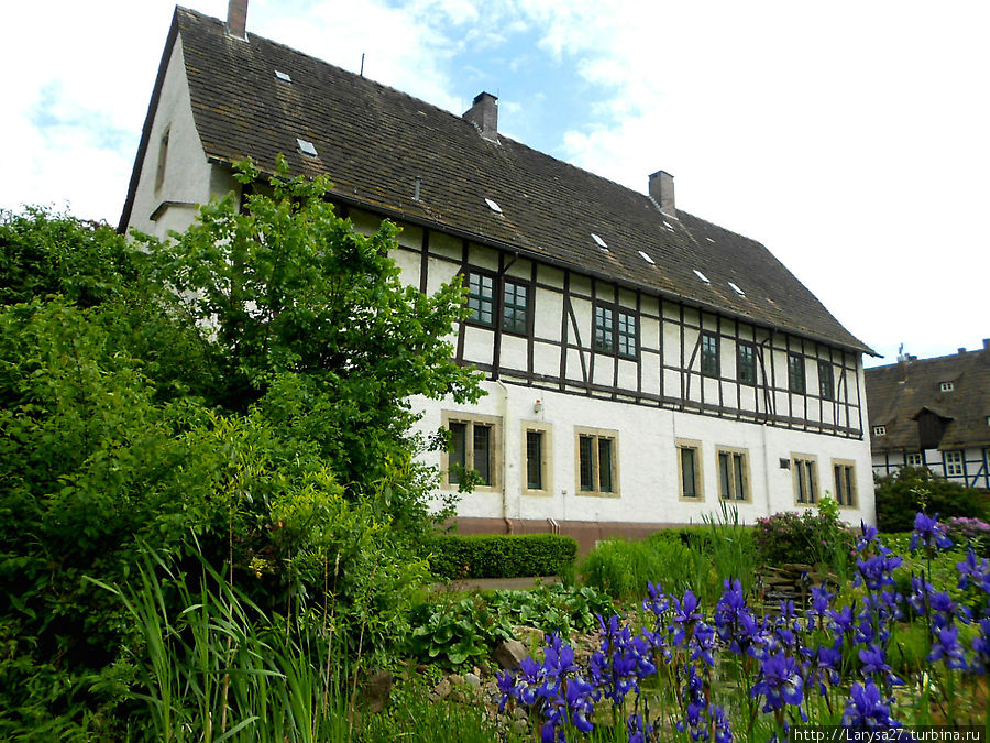 Дом, в котором родился Карл Фридрих Иероним фон Мюнхаузен, со стороны улицы. Боденвердер, Германия