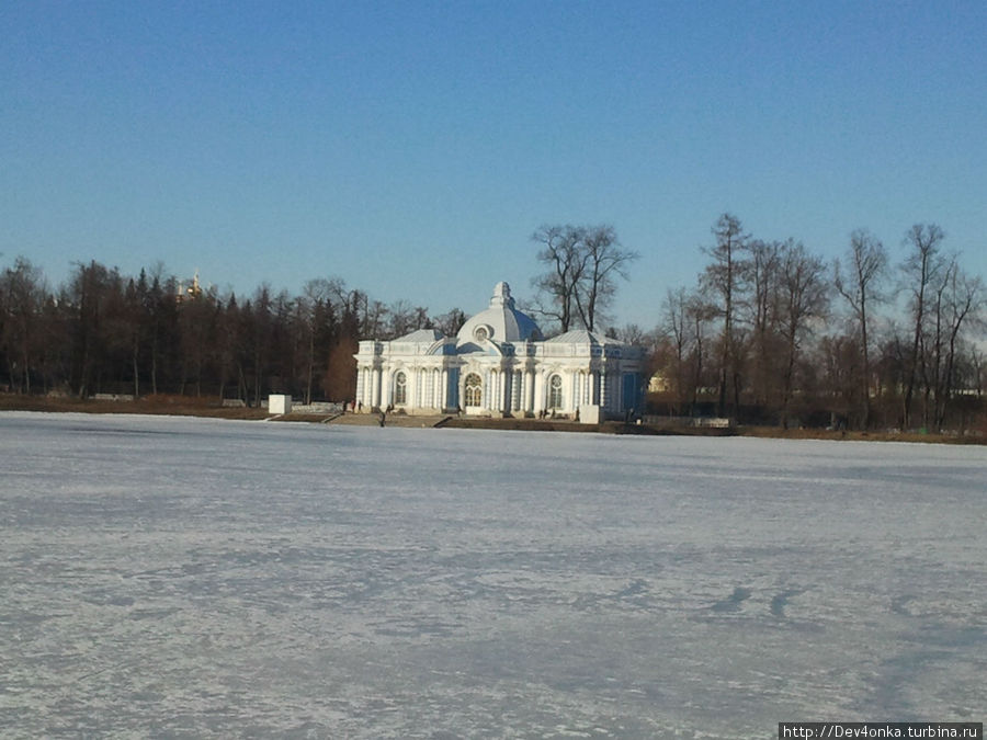 Зимне-весенний Пушкин. Только с замёрзшего озера, можно увидеть парк с такого ракурса Пушкин, Россия