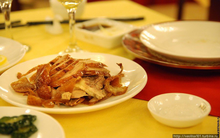 Утка по-пекински в Quanjude Restaurant Пекин, Китай