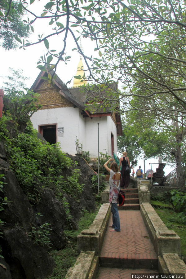Храм на холме Пуси Луанг-Прабанг, Лаос