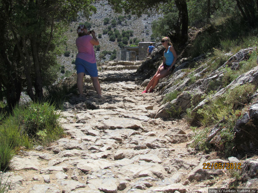 Дорога к пещере Зевса Остров Крит, Греция