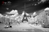 Вид на Эйфелеву башню. Париж.
Без обработки. Инфракрасный фотоаппарат