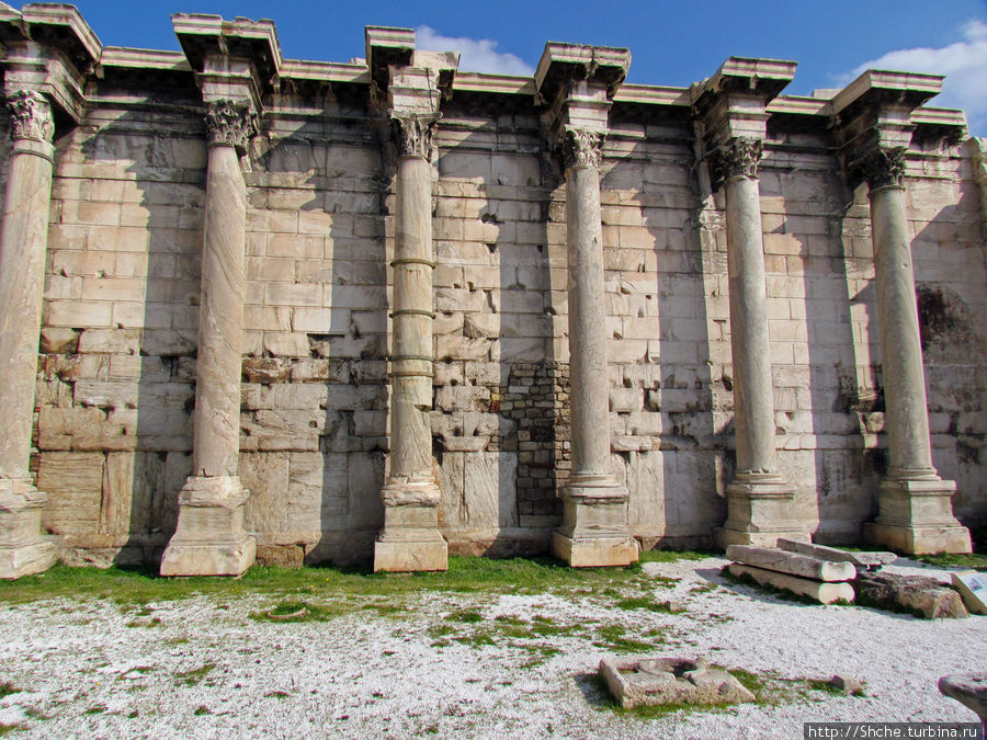 Библиотека Адриана и Римский форум — античность не отпускает Афины, Греция