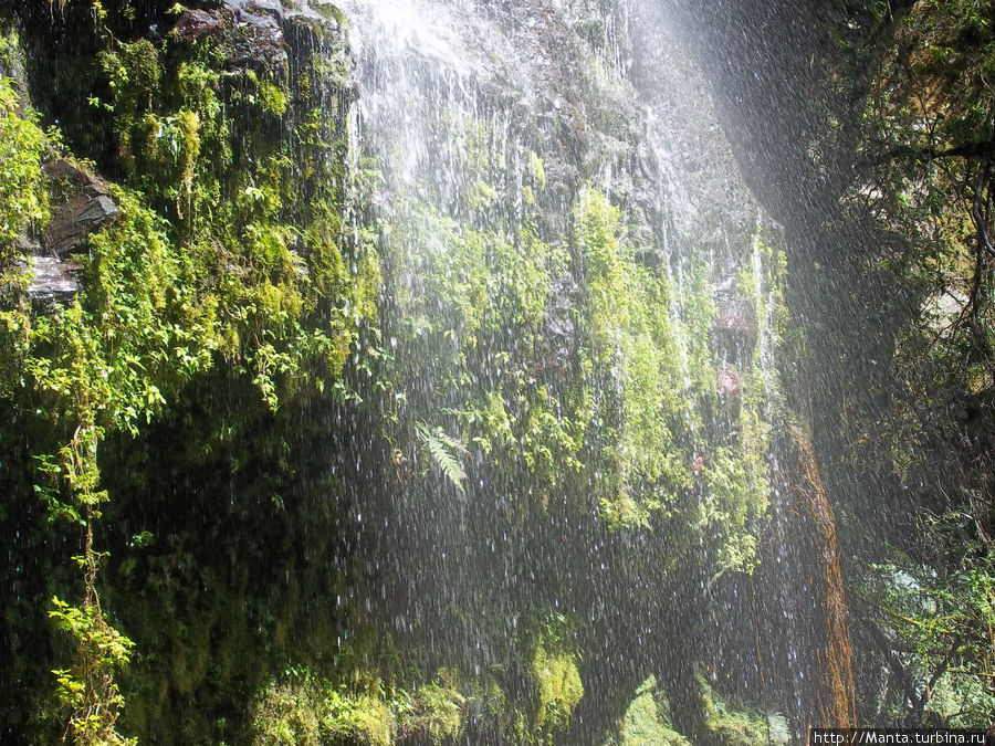 Водопад Каскада дель Пита Кито, Эквадор