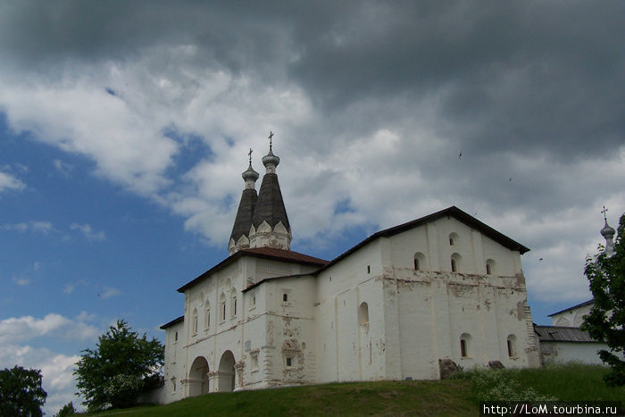 Ферапонтов монастырь (основан в 1397 году святым Ферапонтом) Ферапонтово, Россия