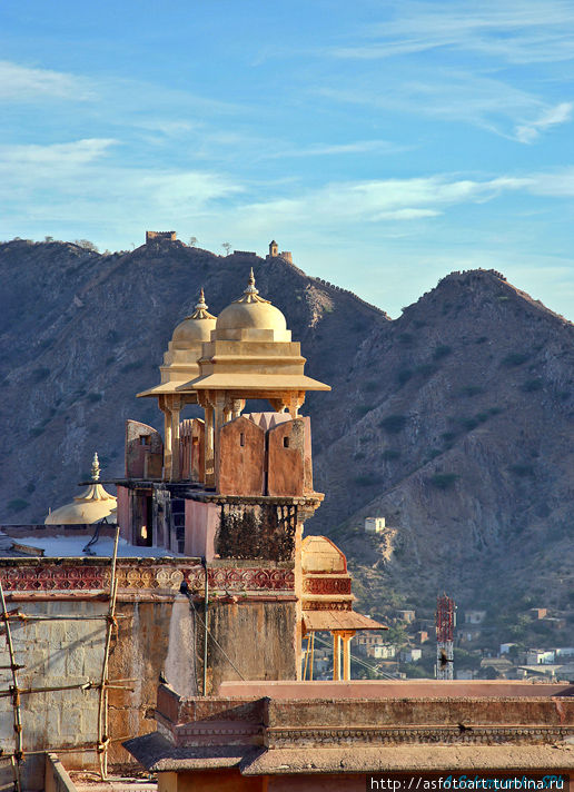 Дозорные башни над воротами Джайпур, Индия