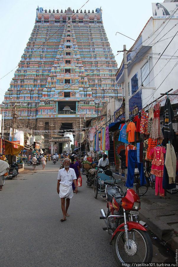 Невероятные гопурамы храма Ранганатхасвами Тируччираппалли, Индия