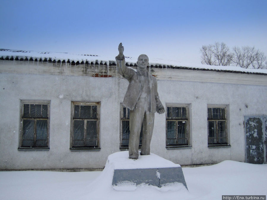 Еще один Ленин, но уже не задворках вокзала Буй, Россия