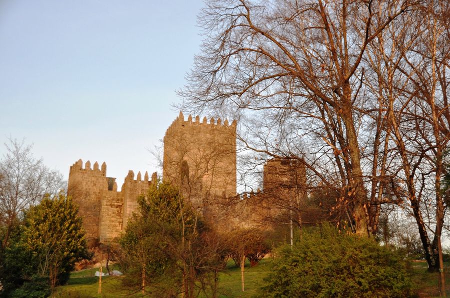 Замок Гимарайнша Гимарайнш, Португалия