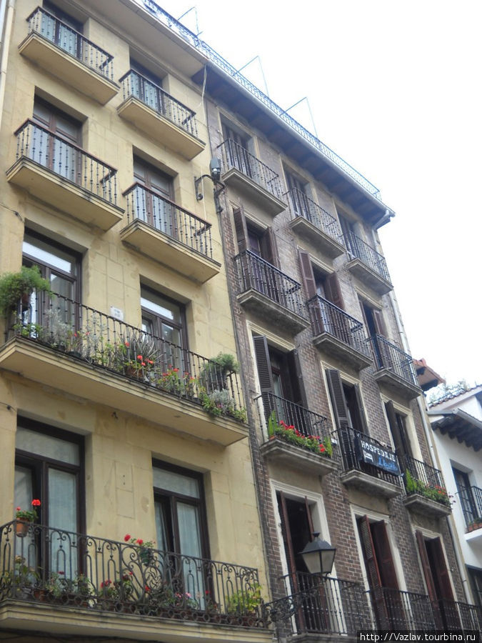 Элегантные балконы Сан-Себастьян, Испания