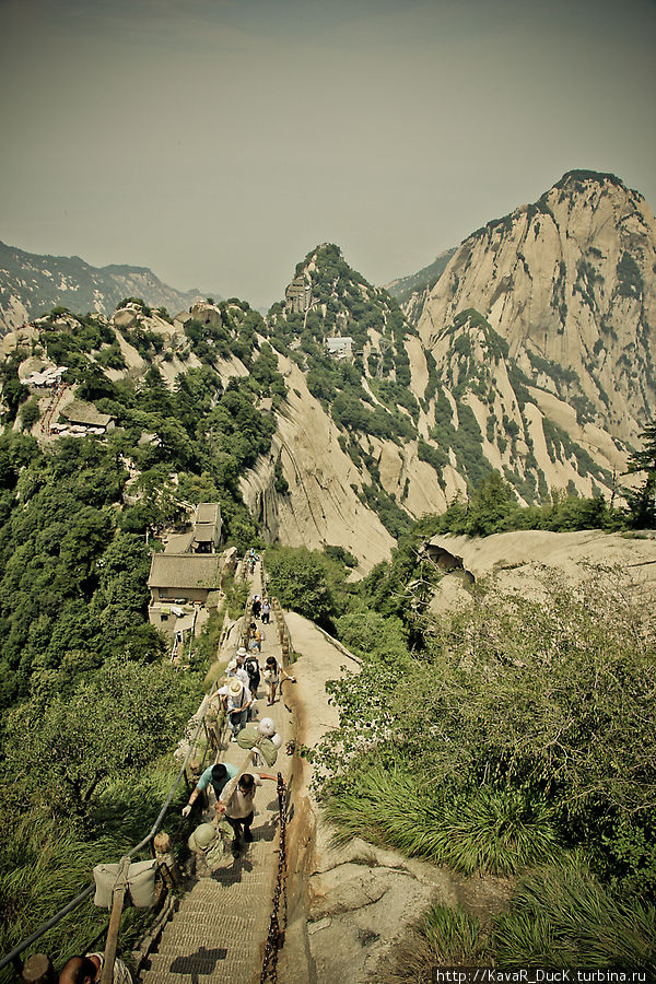 вид на северный пик горы Хуашань Хуайань, Китай