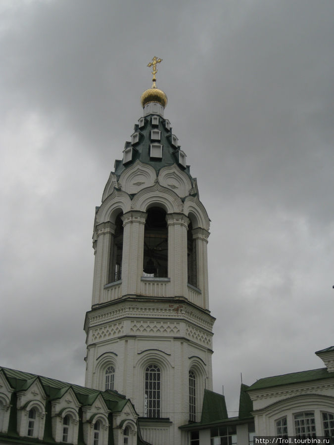 Троицкая церковь осенней порой Йошкар-Ола, Россия