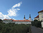 Вид на Страговский монастырь