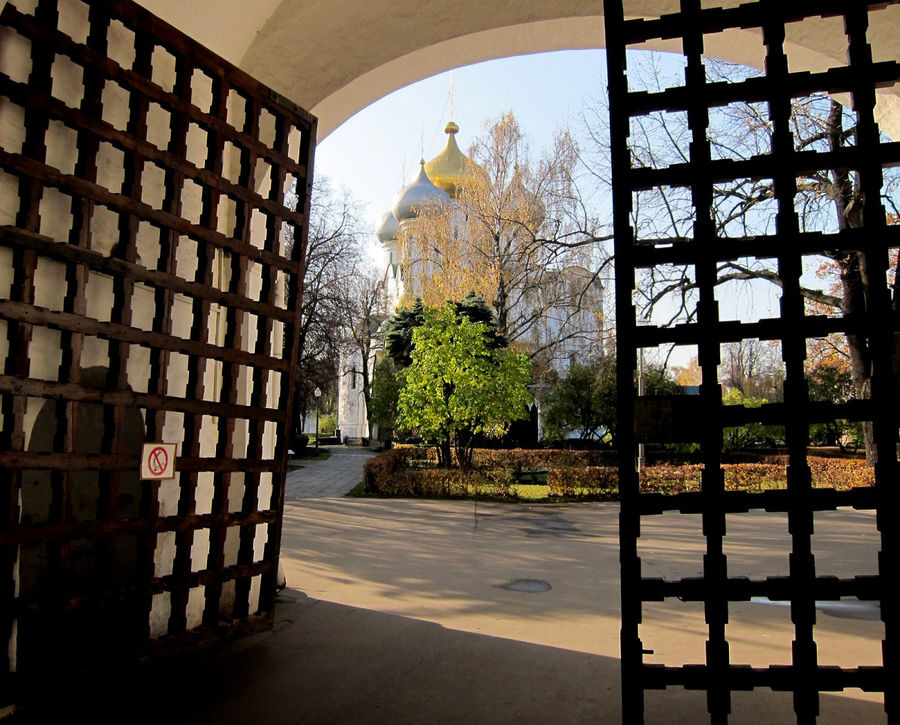 Приезжайте сюда в рабочие дни, народу совсем мало. Москва, Россия