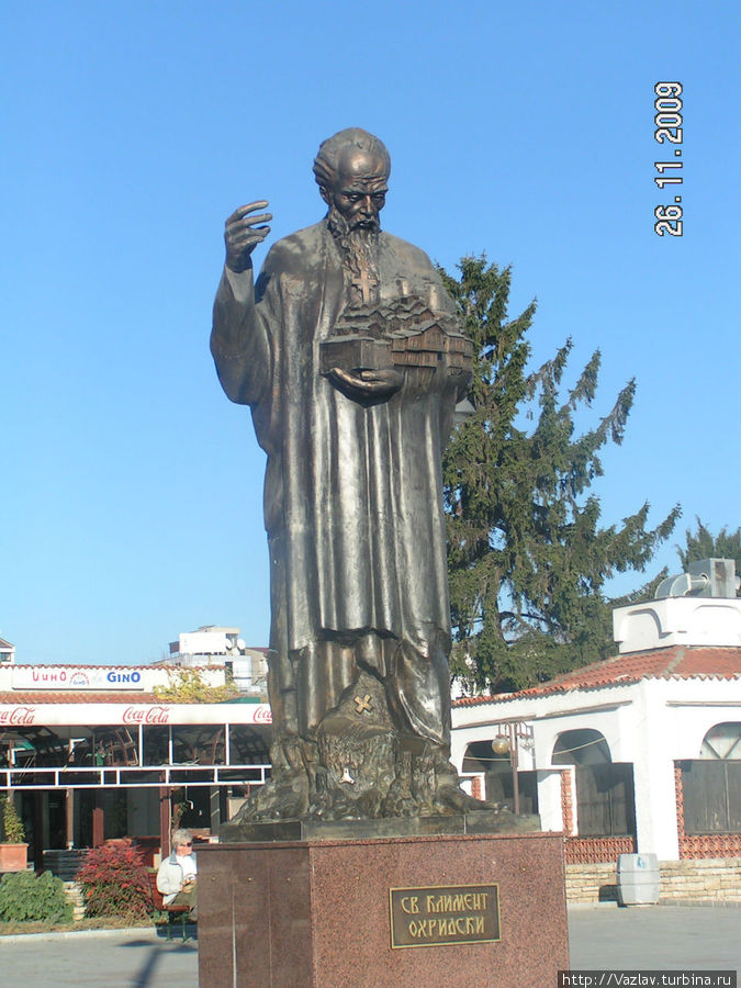 Памятник на набережной Охрид, Северная Македония
