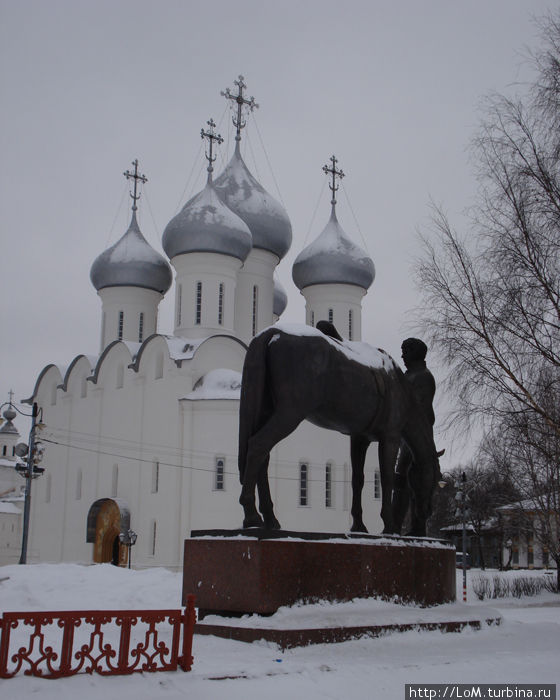 Софийский собор и памятник Батюшкову Вологда, Россия