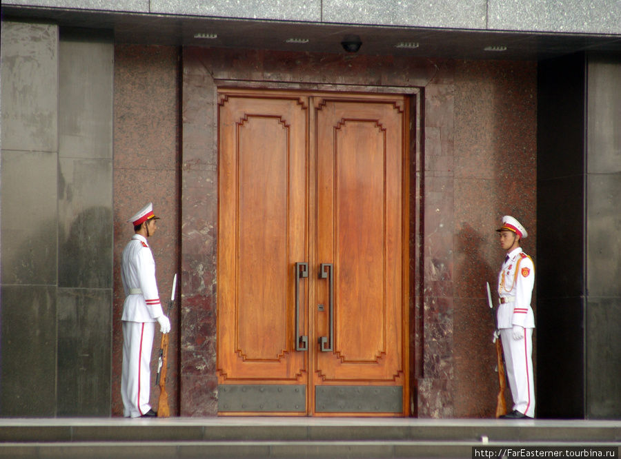 На поклон к дедушке Хошимину Ханой, Вьетнам