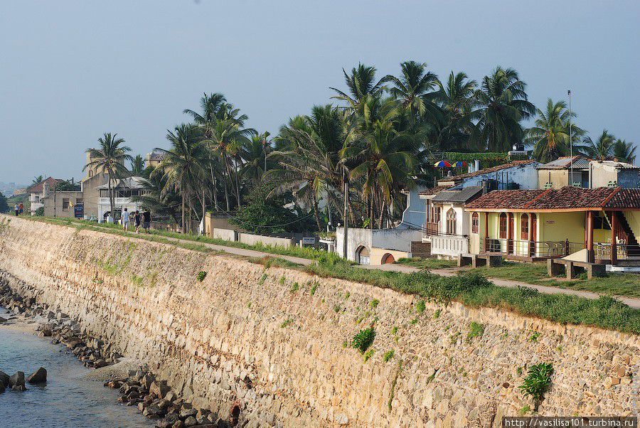 Форт Галле и ныряльщик со скалы Галле, Шри-Ланка