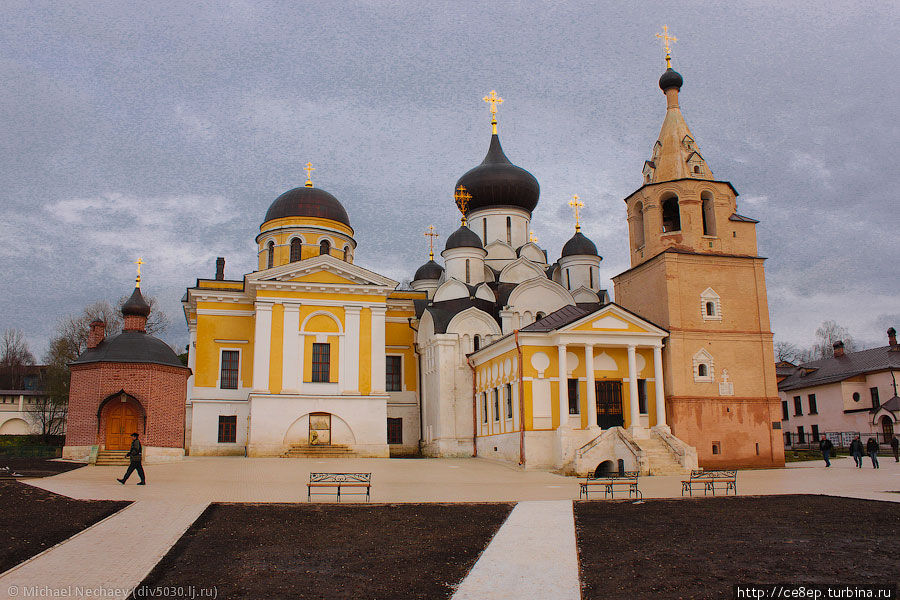 Отремонтированный Свято-Успенский монастырь