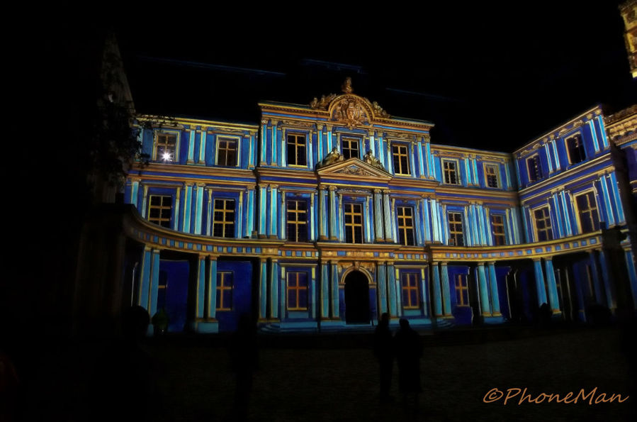 Замок Блуа: вечернее световое представление Блуа, Франция