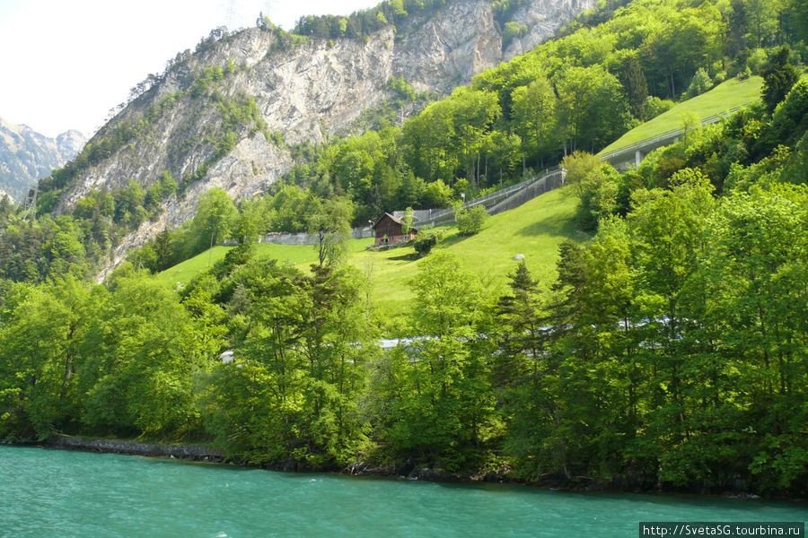 Пейзаж, озеро, дорога. Швейцария