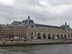 Не могу не упомянуть реконструкцию вокзала, расположенного напротив Лувра и превращенного в музей Д, Орсе. Какие молодцы парижане, сохраняют все старинные здания, а внутреннее пространство наполняют современным содержанием.