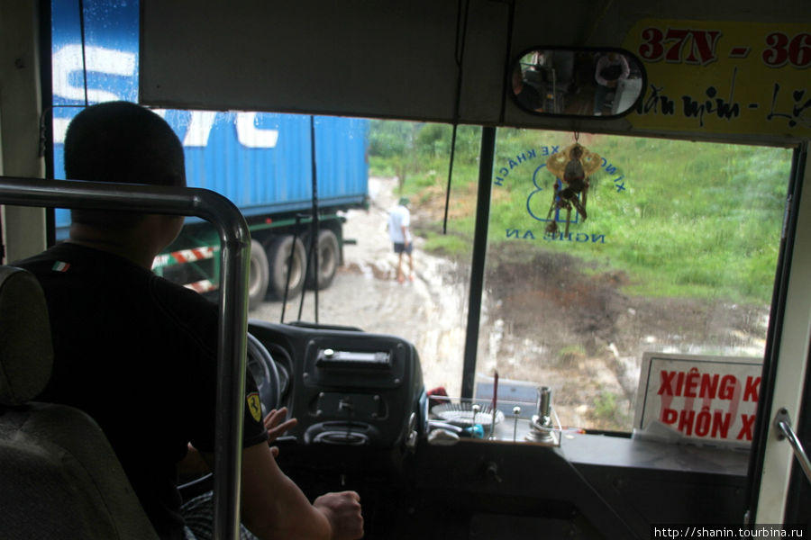 На автобусе из Лаоса во Вьетнам Провинция Сиенгкхуанг, Лаос