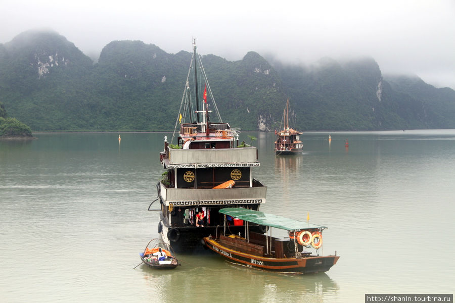 Раздолье для маломерных судов Халонг бухта, Вьетнам