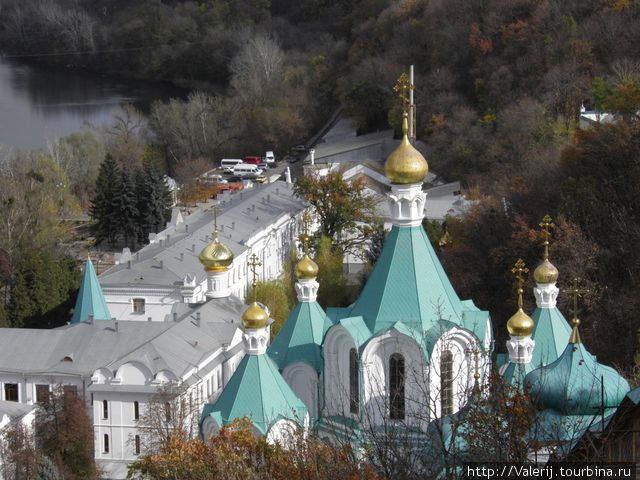 Маковки Свято — Успенского храма. Донецкая область, Украина