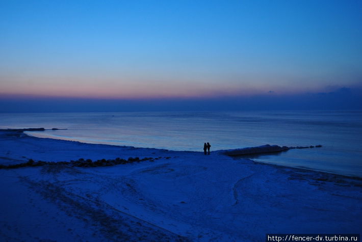 Холодное море Кранца на закате Зеленоградск, Россия