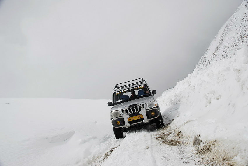 И поднимать на перевалы. Чанг Ла — 5369 метров. Кажется, четвёртый или третий в мире по высоте. Штат Джамму-и-Кашмир, Индия