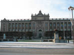 Здание местного парламента и шведского банка (Риксбанк)