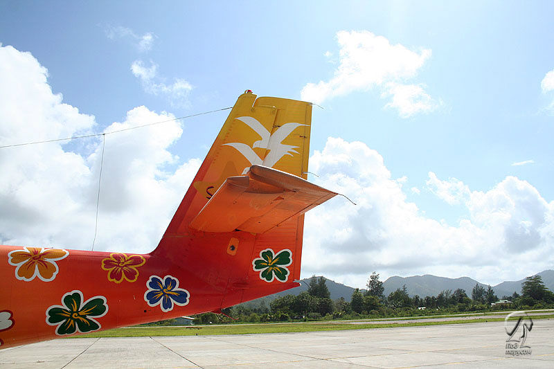 Веселенький хвост самолетика, между прочим на нем совершаются регулярные рейсы с Маэ на Праслин Сейшельские острова