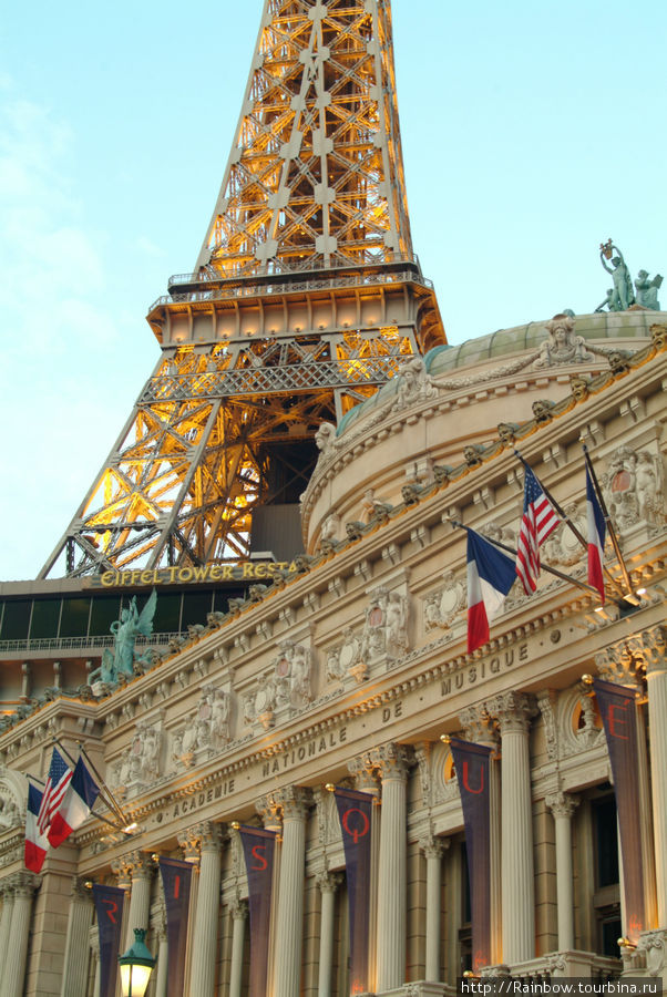 Эйфелева башня и Парижская  Опера. Здесь, в Да-с Вегасе -это отели. Лас-Вегас, CША