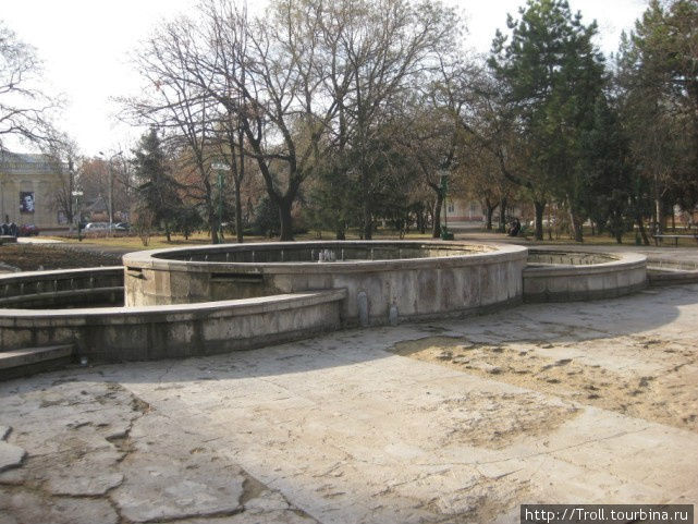 Парковый фонтан советских дней жив-здоров Бендеры, Приднестровская Молдавская Республика