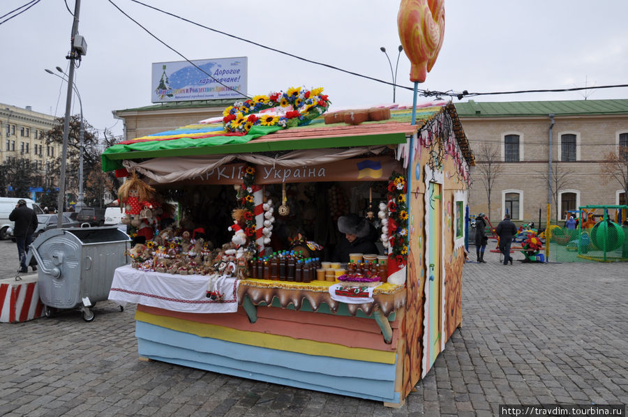 Главная ёлка на главной площади в Харькове Харьков, Украина