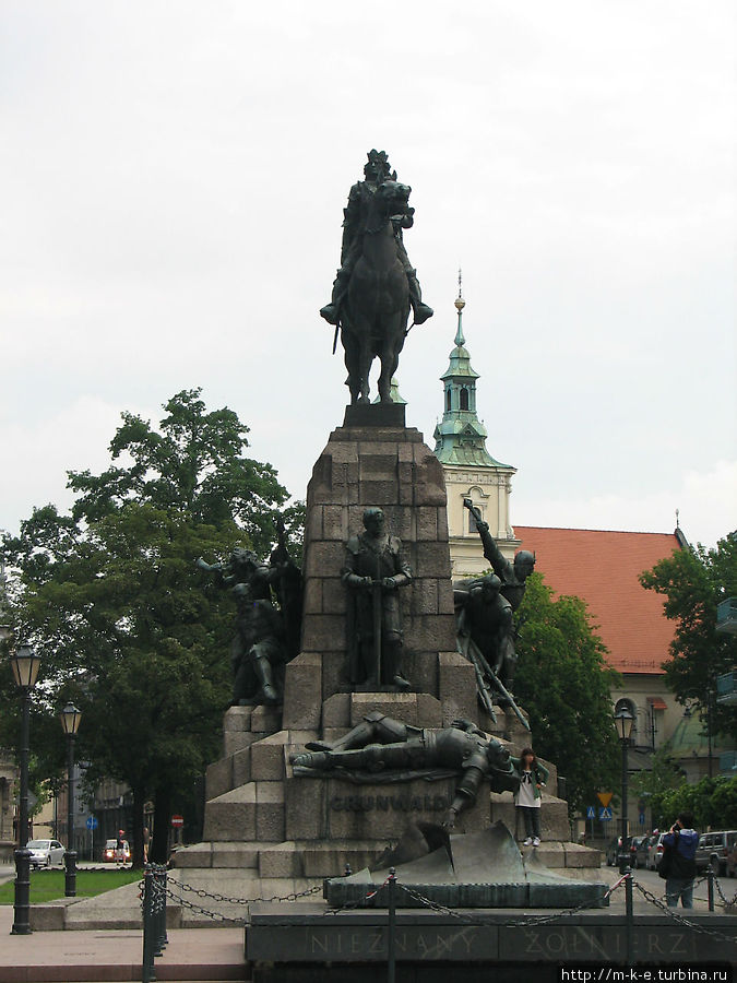Монумент посвященный победе в Грюнвальдской битве Краков, Польша