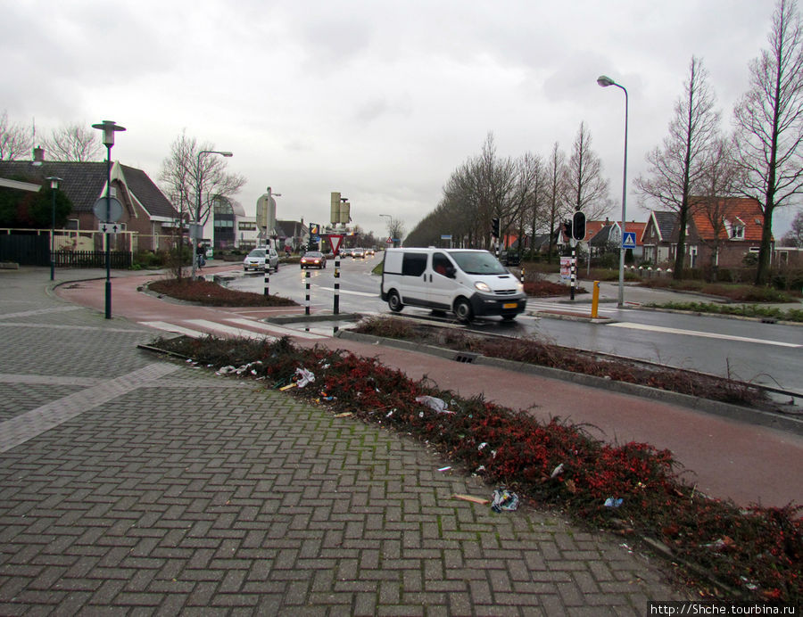 Заметно, что жители не сильно беспокоятся о чистоте улиц Анна-Павловна, Нидерланды