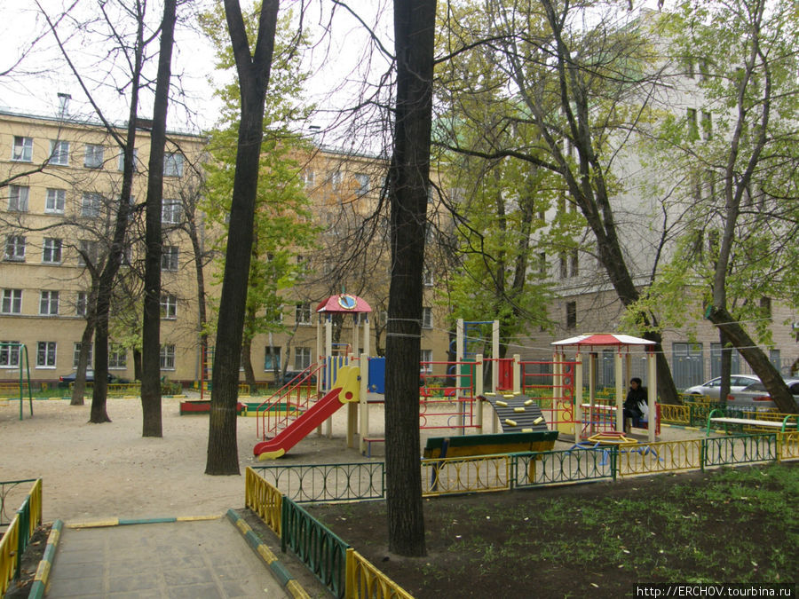Уютный дворик на ул. Хавская. Москва, Россия