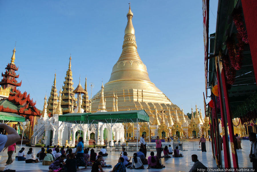 Паломники Шведагона Янгон, Мьянма