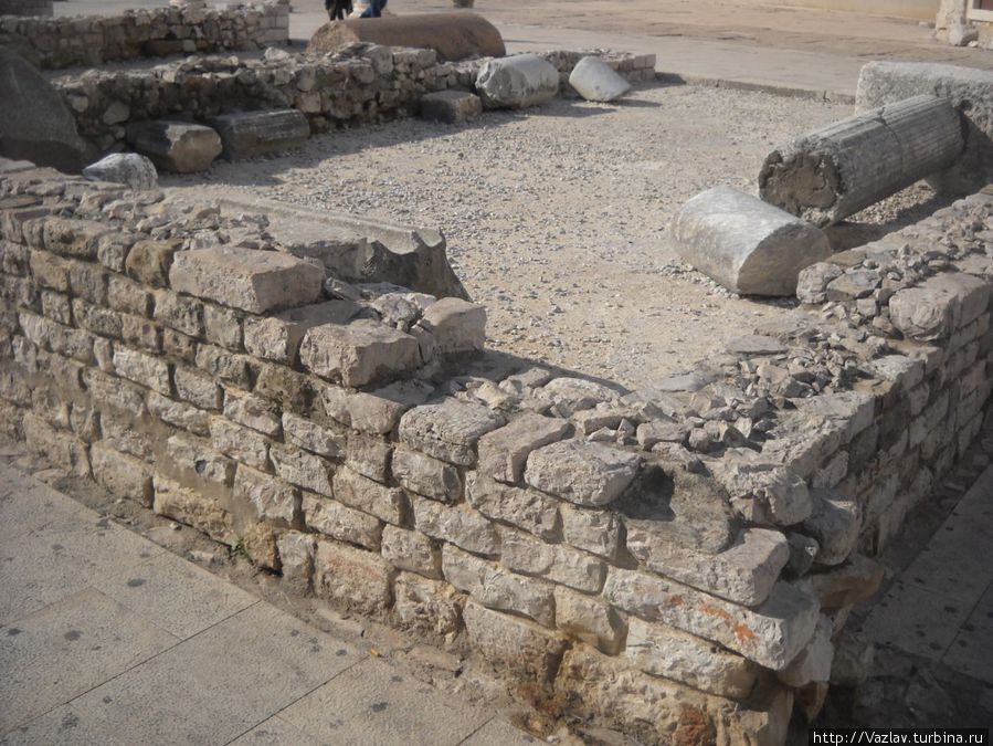 Остатки старинных фундаментов Задар, Хорватия