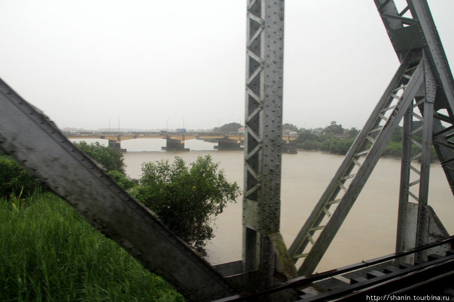 На мосту Мьянма