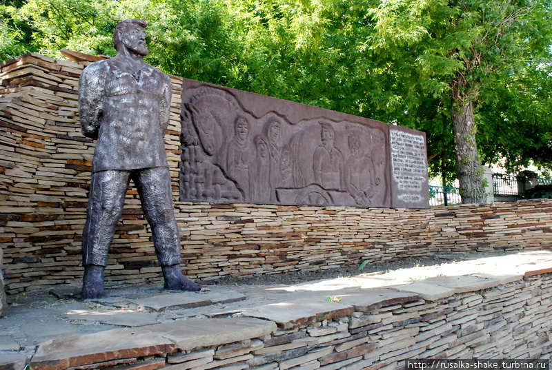 Памятник репрессированным Белая Калитва, Россия