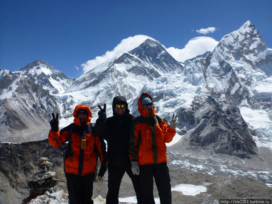 Мы на вершине КалаПаттар — за нами Эверест Горак-Шеп, Непал