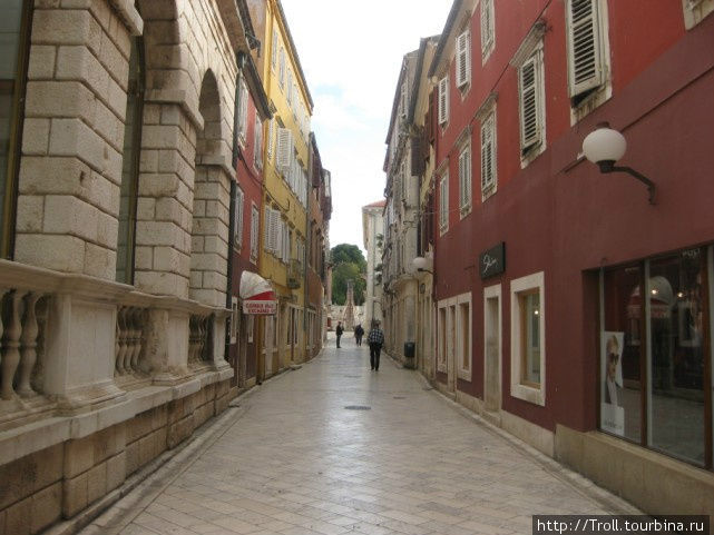 Тихие улицы — одна из особенностей Задара Задар, Хорватия