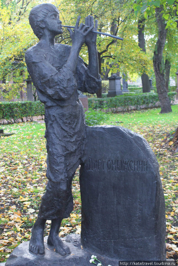 Памятник на могиле А.С. Д