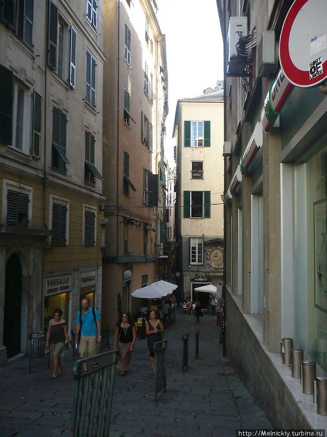 Прогулка по улочкам и площадям Генуи