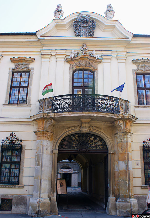 Фасад дворца Эрдеди Будапешт, Венгрия