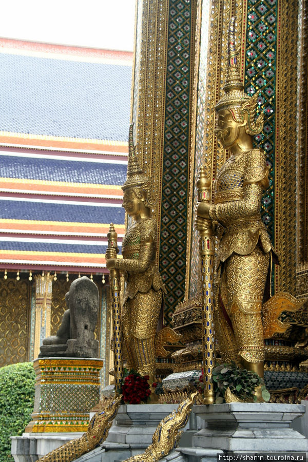 Мифические существа в Королевском дворце Бангкок, Таиланд