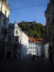 Панорама улицы и Люблянский замок